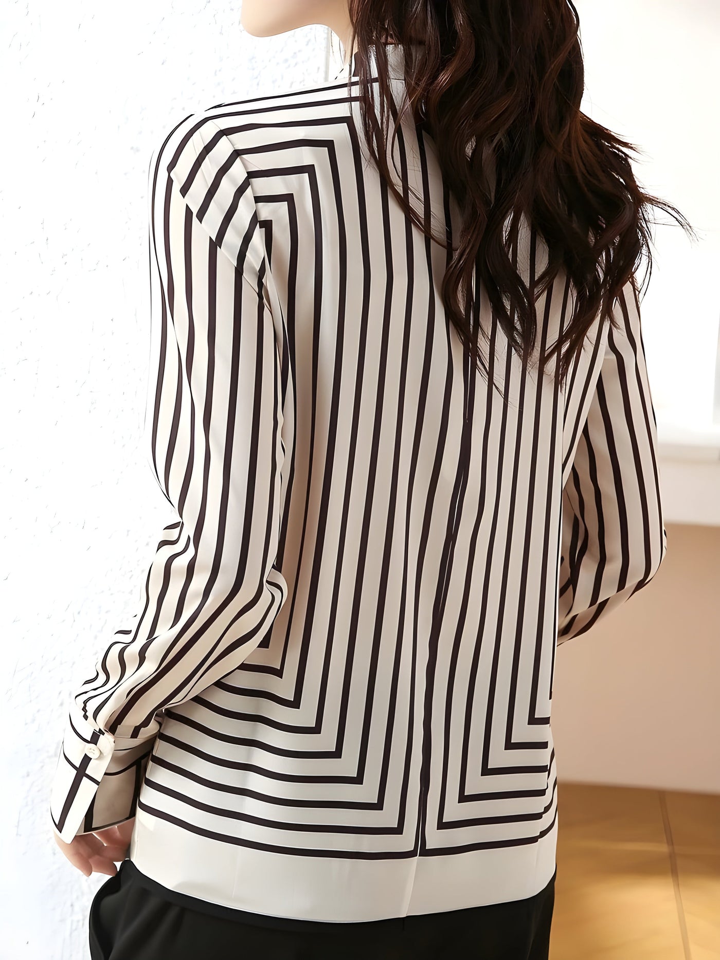 Élégance Verticale™ – Blouse Imprimée